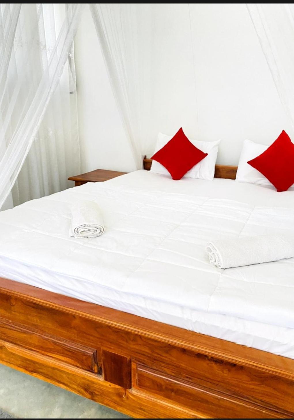 Hotel Blissful Haven Ella Esterno foto