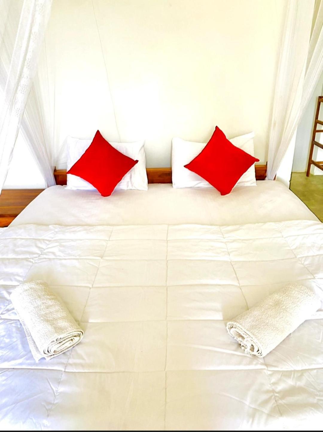 Hotel Blissful Haven Ella Esterno foto